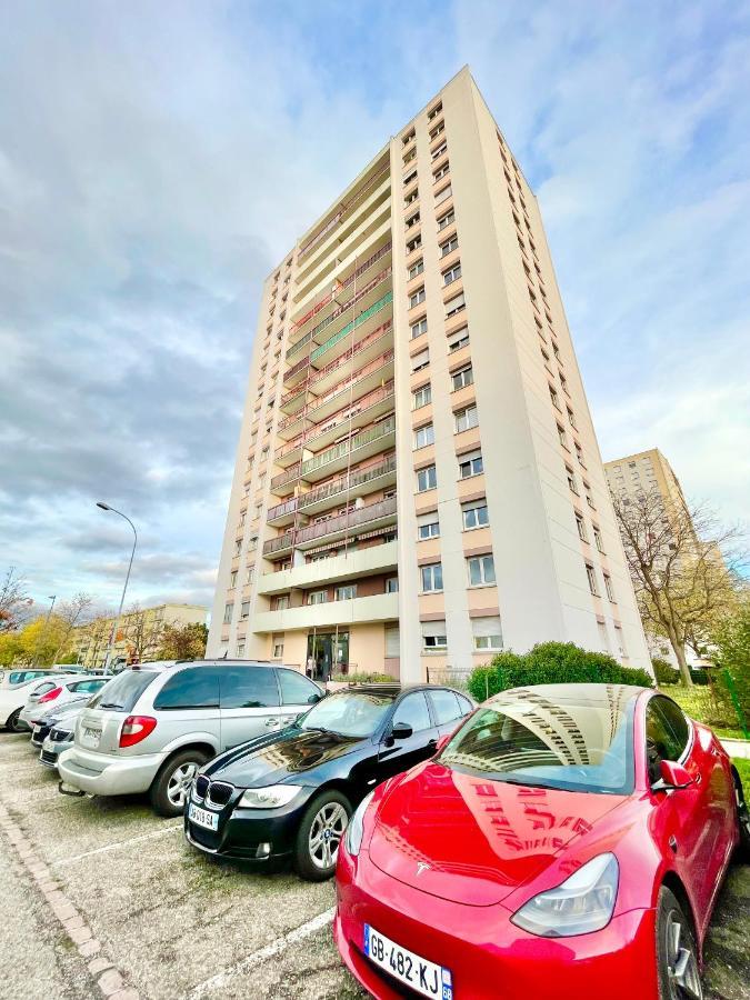 Colmar - La Cigogne - Balcon - Vue Degagee - Netflix - Wifi Fibre - Parking Gratuit - Quartier Populaire Apartment Ngoại thất bức ảnh